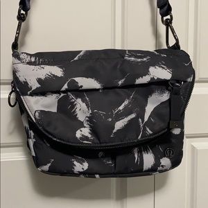 Lululemon festival bag